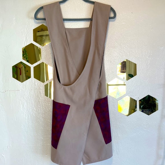 Handmade Cross-back Apron - Picture 4 of 4